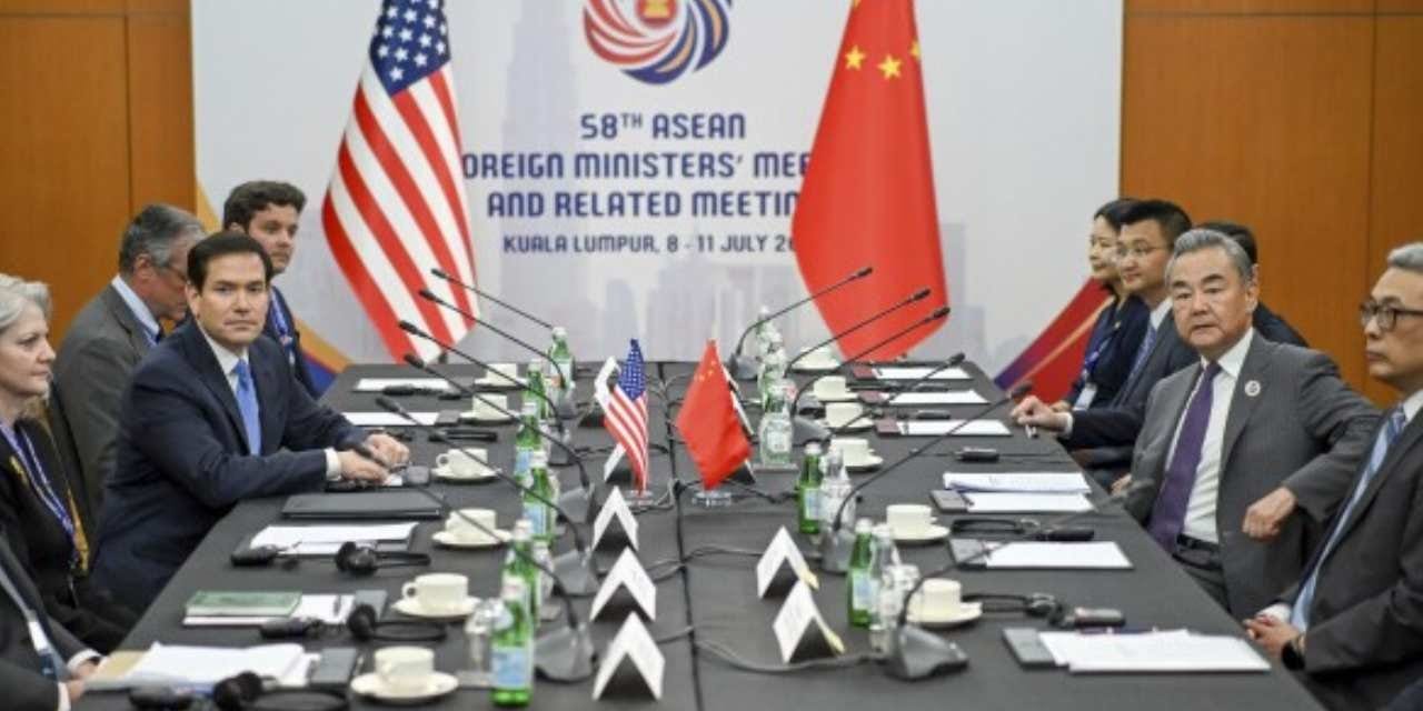 abdli ve cinli bakanlar arasinda sicak temas 3rDVFzCN