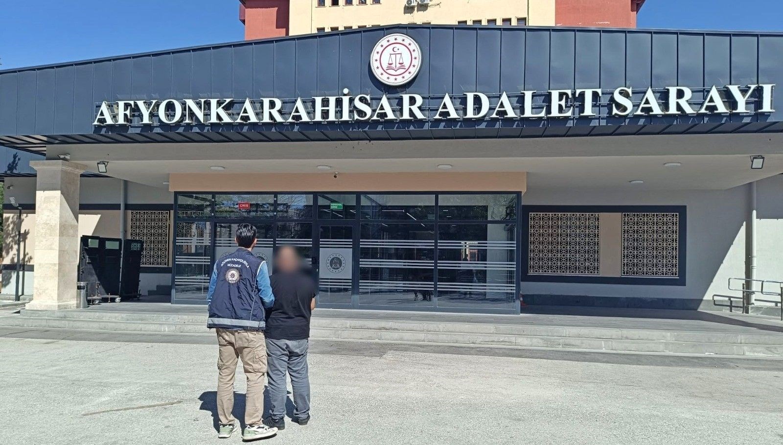 kacak gocmenlerle yakalanan organizator tutuklandi rCYEcTh4