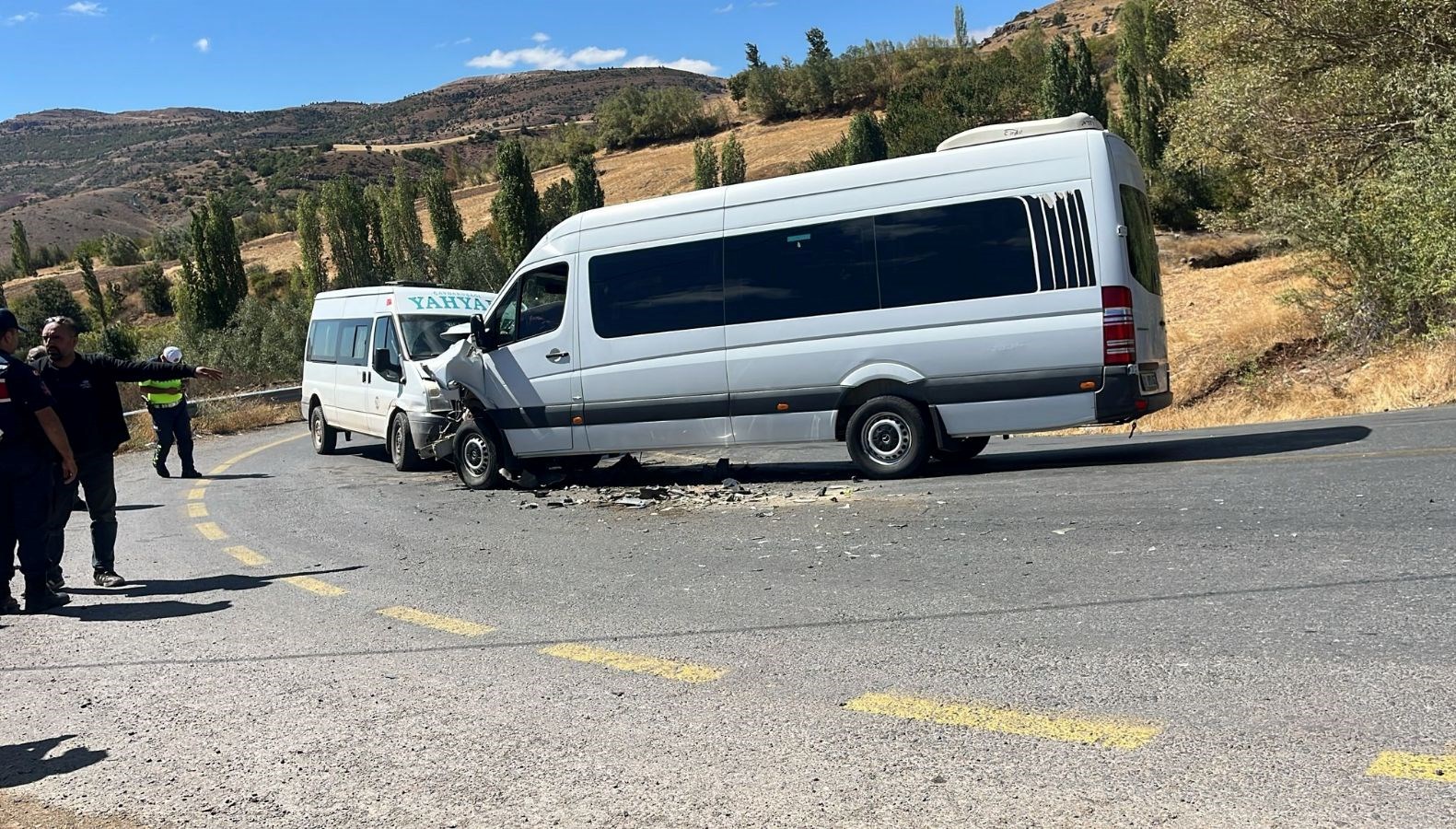 kayseride iki minibus kafa kafaya carpisti 13 yarali 7cpNQvP5