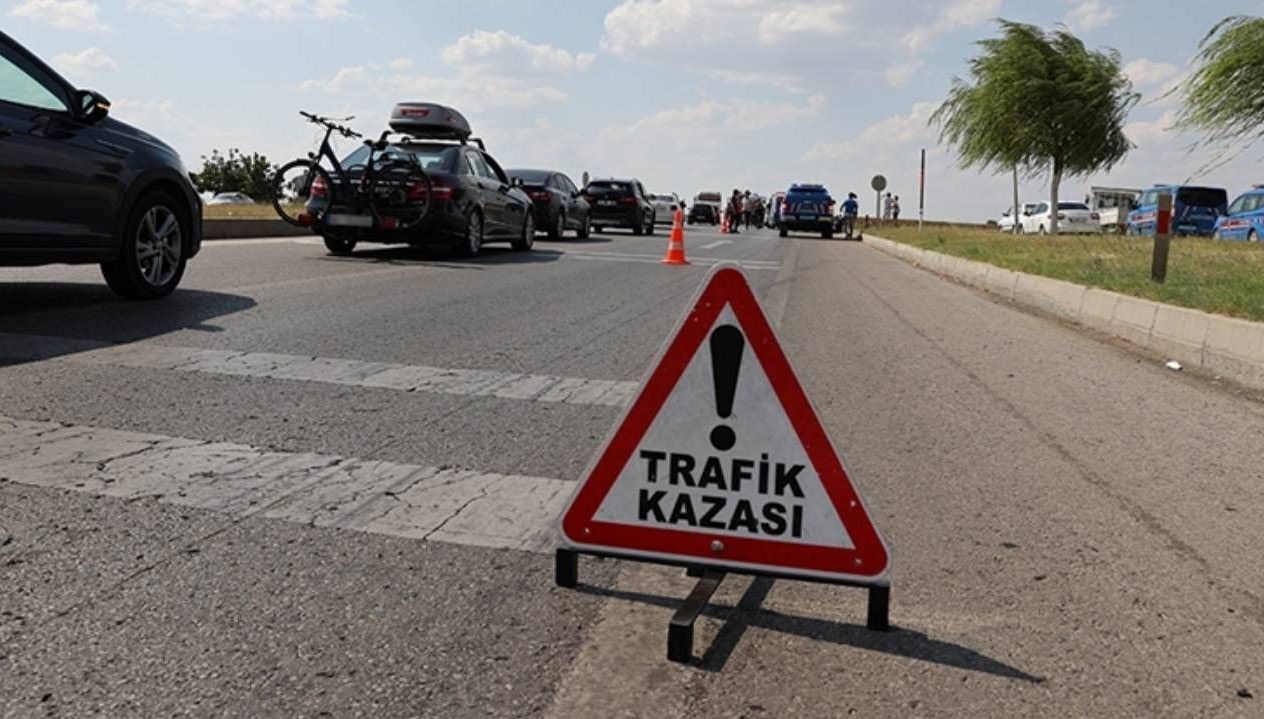 manisada kamyonetle carpisan motosikletin surucusu oldu ipJuxRbu