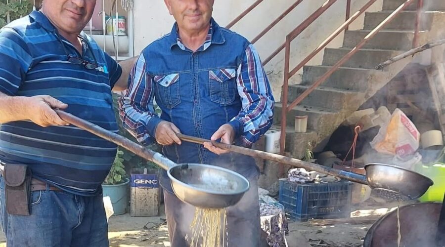 Sarıgöl’de pekmez yapımı başladı