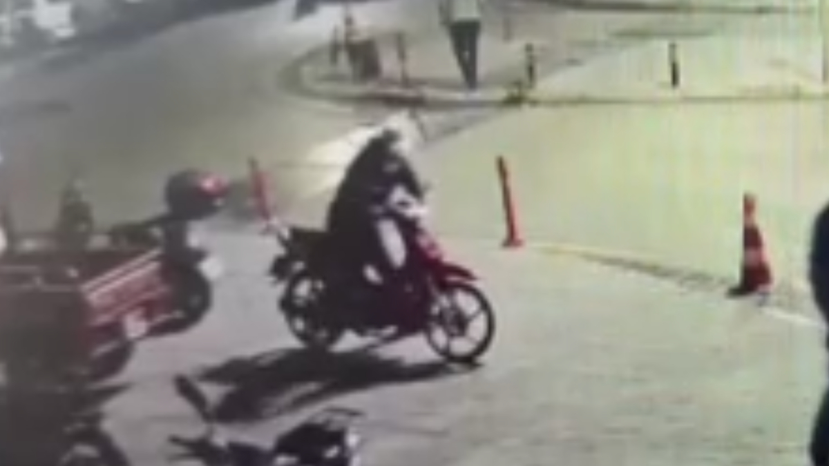 adanada parmagi agridigi icin gittigi hastaneden motosiklet caldi geri getirecektim 96FQaWiY.jpg