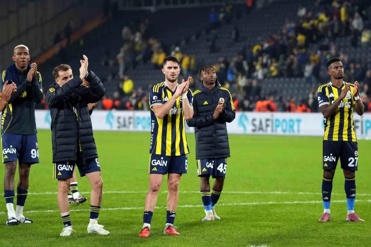 fenerbahce 2 1 fatih karagumruku gecti 6ENaCOcW.jpg