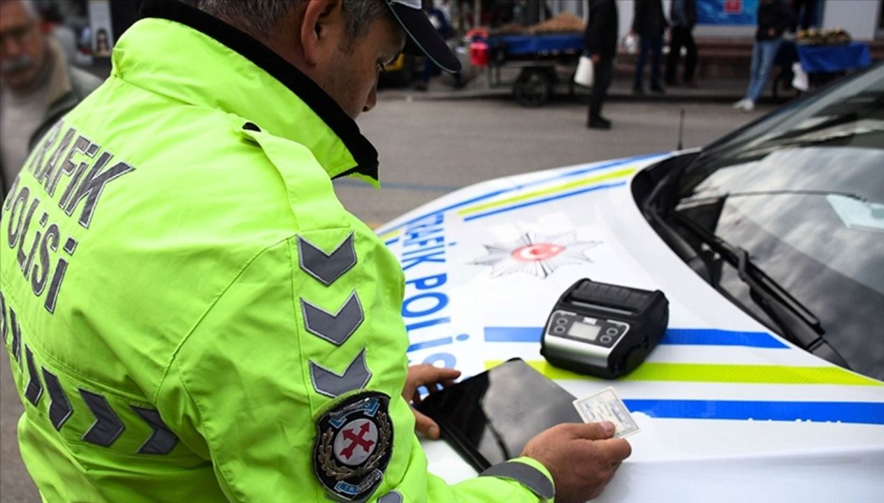 samsunda ehliyetsiz surucu polise carpip kacti ACfwYKiI.jpg