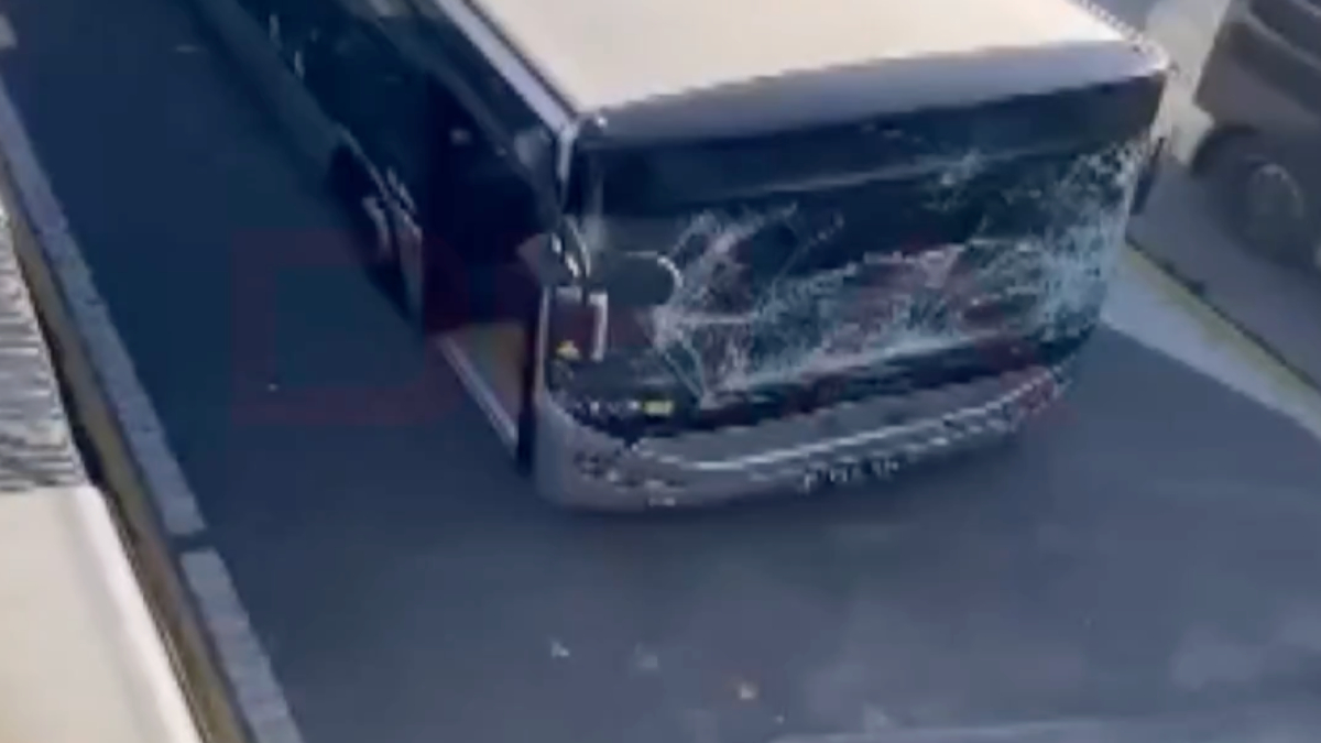 son dakika istanbulda iki metrobus carpisti JWw5DNOZ.jpg