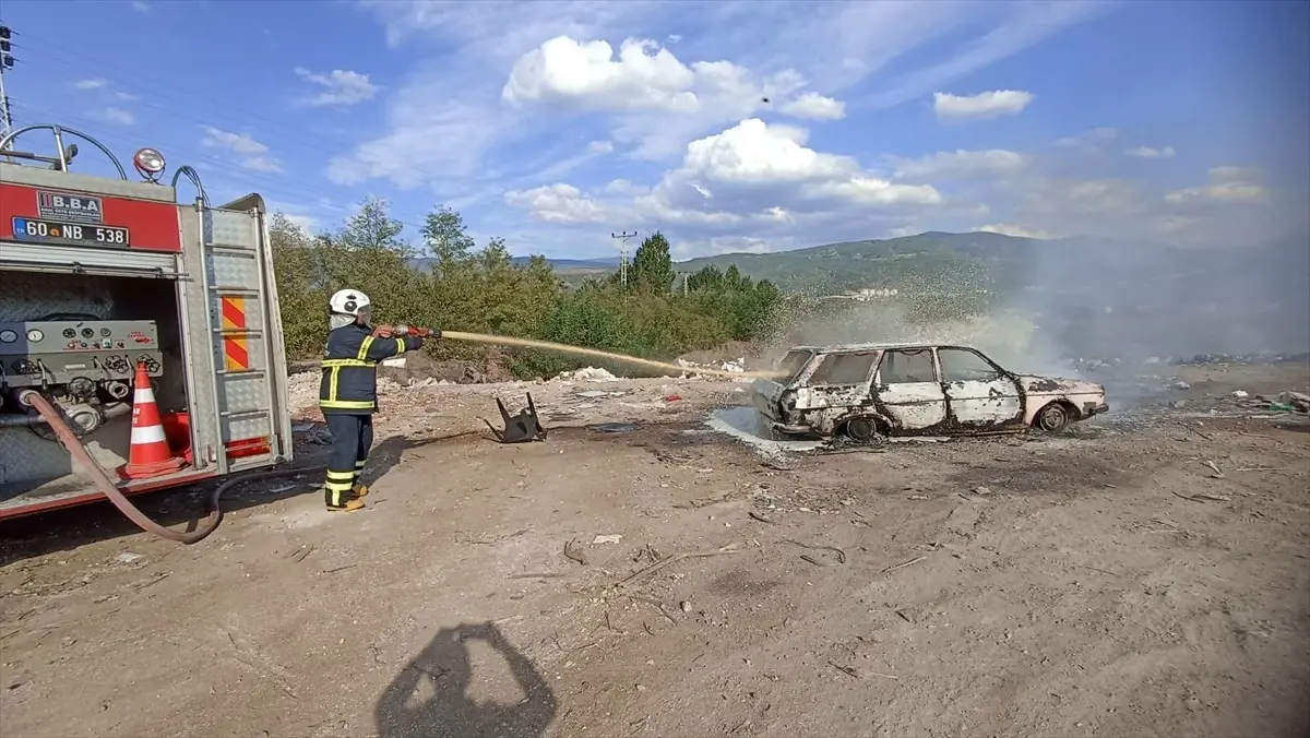 tokat niksarda bir otomobilde yangin cikti bLkyyRgE