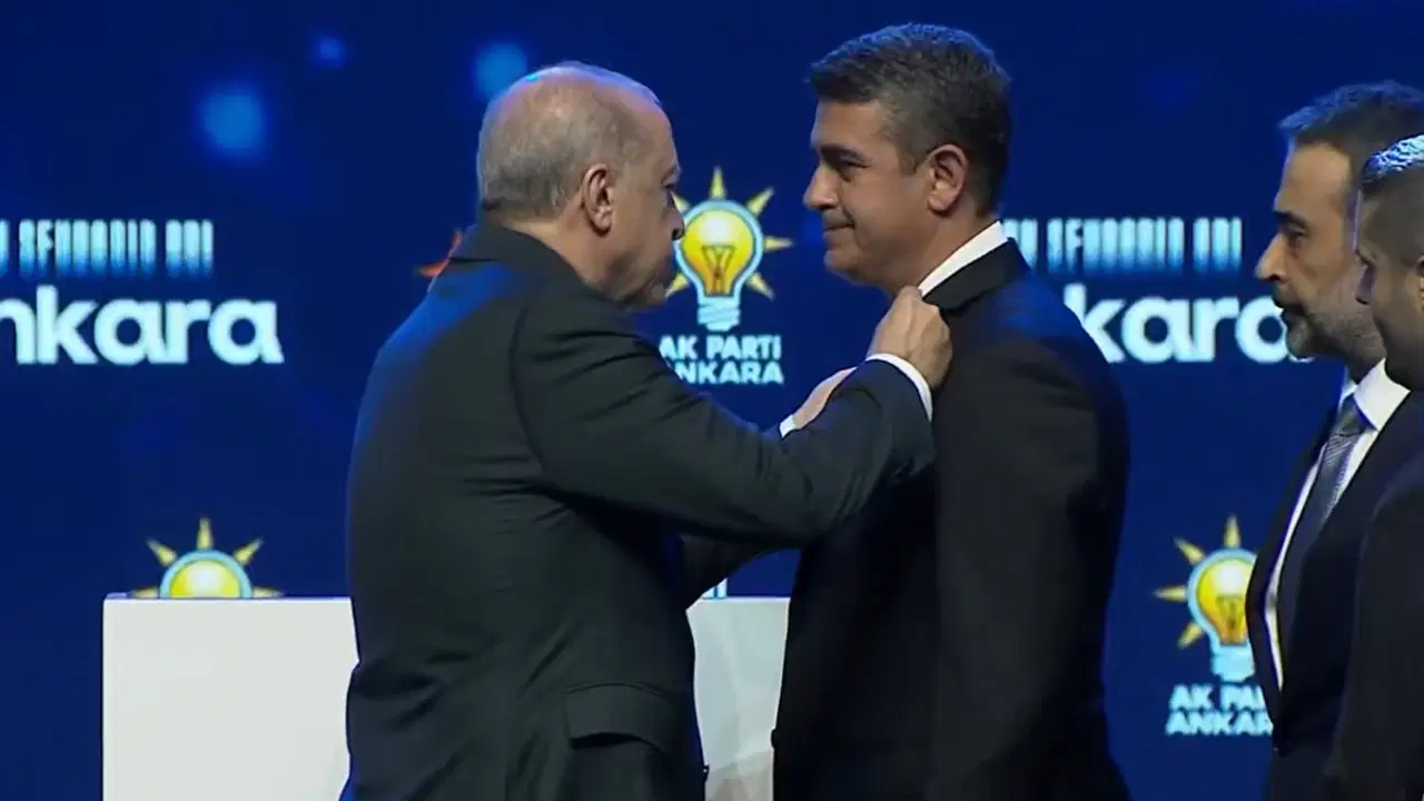 Rozeti Erdoğan’dan: CHP’den istifa eden Haymana Belediye Başkanı saatler içinde AKP’ye geçti